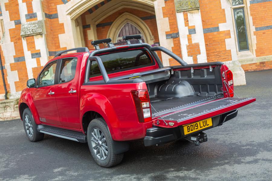  Isuzu D-Max Blade Double Cab 2017 года  (UK) (фото 50 из 52)
